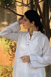 Rozana Kurta- White